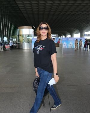 Sonali Bendre - Photos: Celebs Spotted At Airport | Picture 1868864