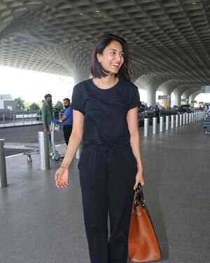 Erika Fernandez - Photos: Celebs Spotted At Airport | Picture 1868723