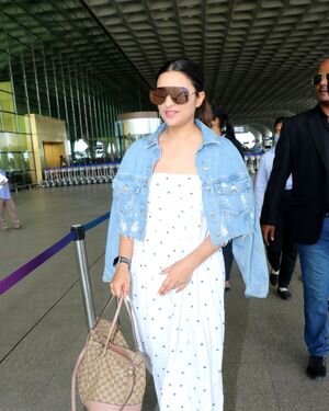 Parineeti Chopra - Photos: Celebs Spotted At Airport | Picture 1873151
