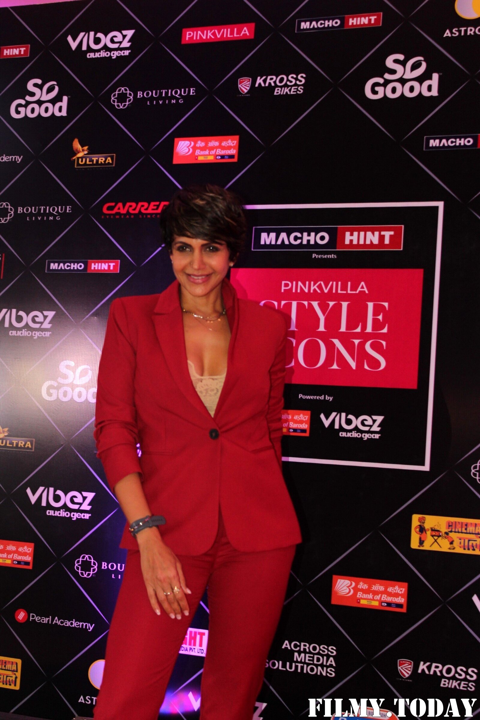 Mandira Bedi - Photos: Red Carpet Of The Maiden Edition Of Its Style Icons Awards 2022 | Picture 1873125