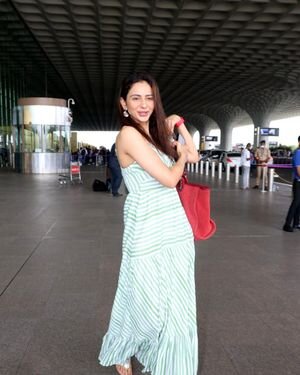 Rakul Preet Singh - Photos: Celebs Spotted At Airport | Picture 1873946