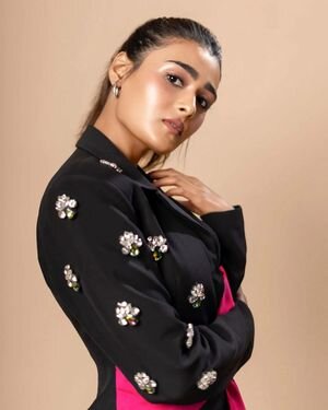 Shalini Pandey Latest Photos | Picture 1874199