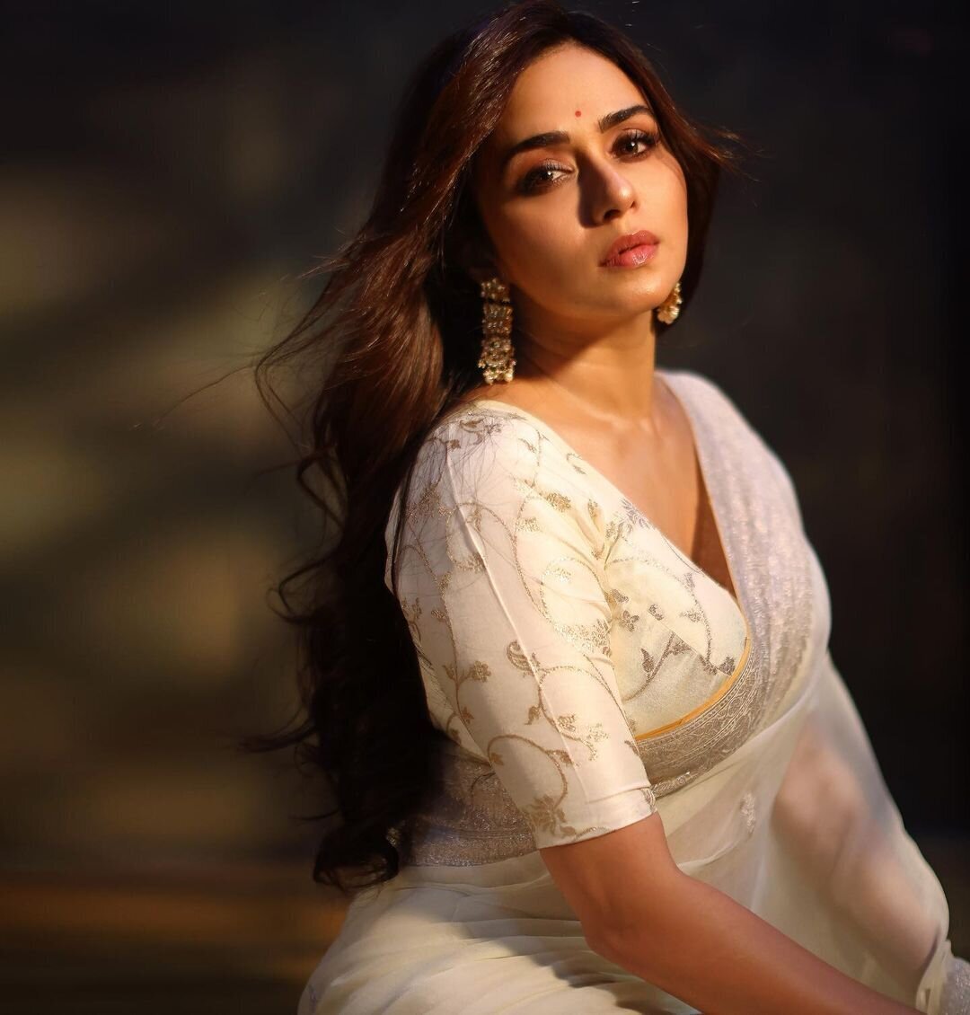 Amruta Khanvilkar Latest Photos | Picture 1875584