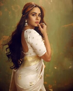 Amruta Khanvilkar Latest Photos | Picture 1875559