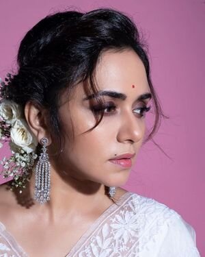 Amruta Khanvilkar Latest Photos | Picture 1875600