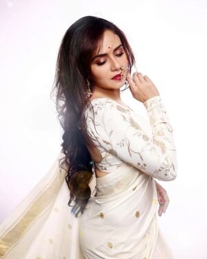 Amruta Khanvilkar Latest Photos | Picture 1875545