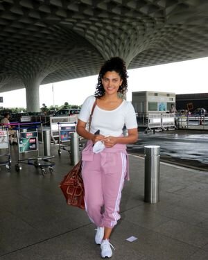 Saiyami Kher - Photos: Celebs Spotted At Airport | Picture 1876842