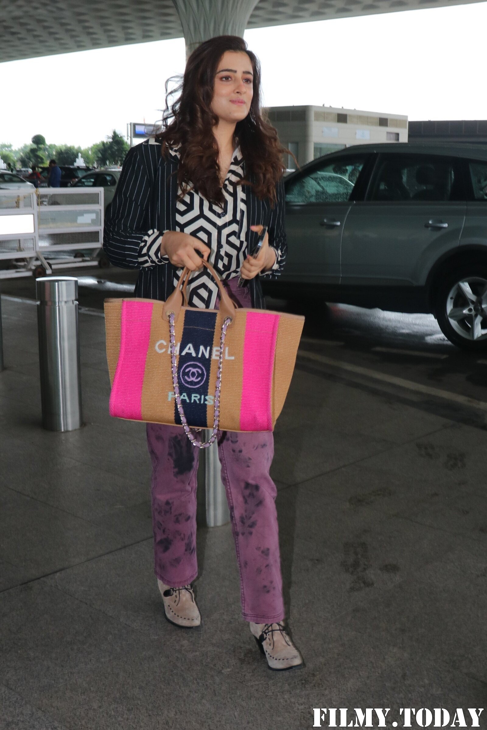 Nupur Sanon - Photos: Celebs Spotted At Airport | Picture 1877071