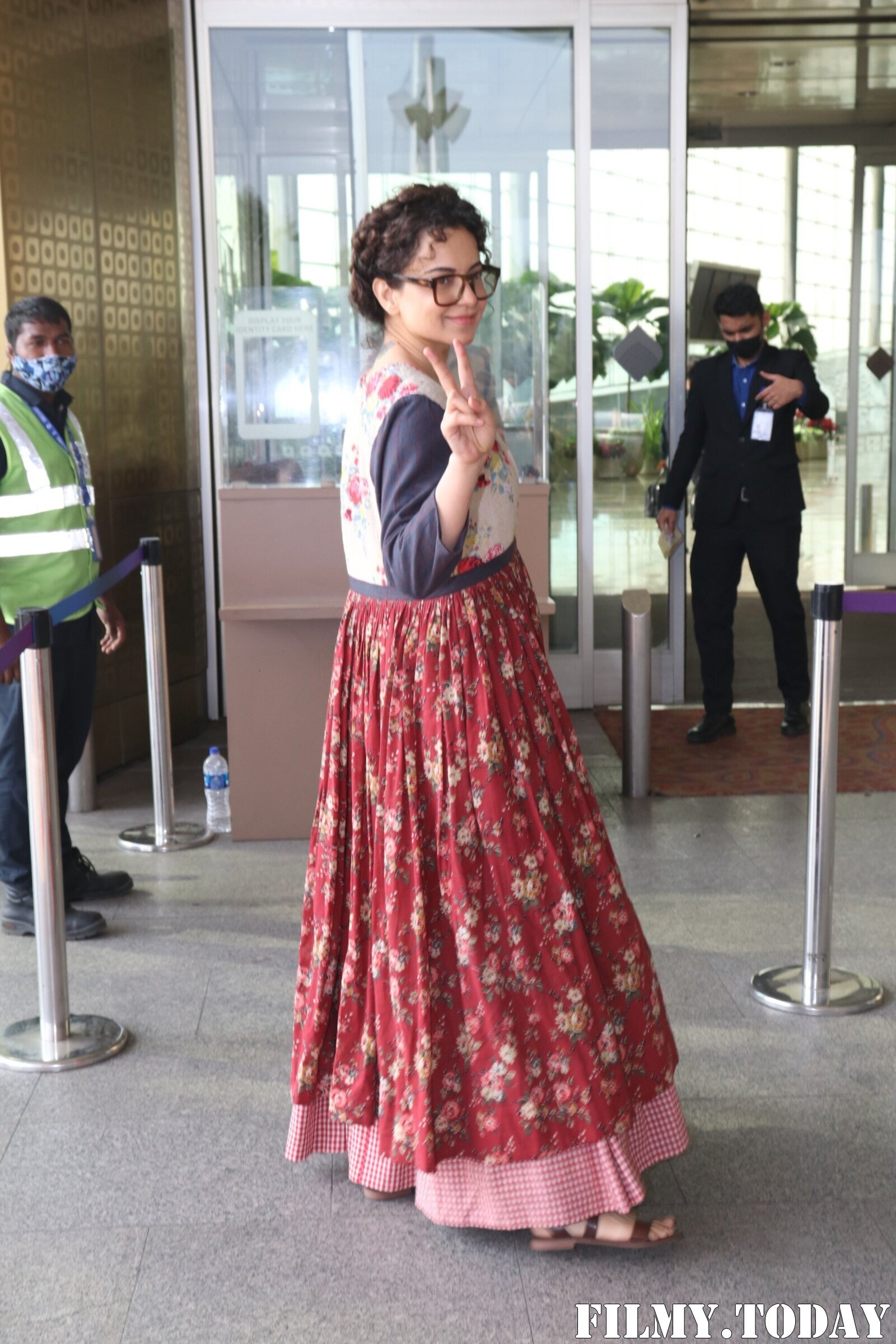 Kangana Ranaut - Photos: Celebs Spotted At Airport | Picture 1866321