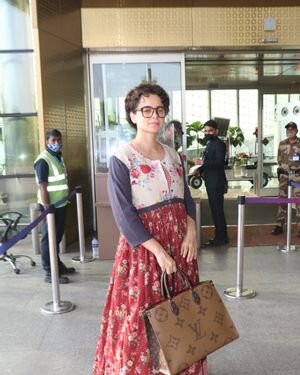 Kangana Ranaut - Photos: Celebs Spotted At Airport | Picture 1866322