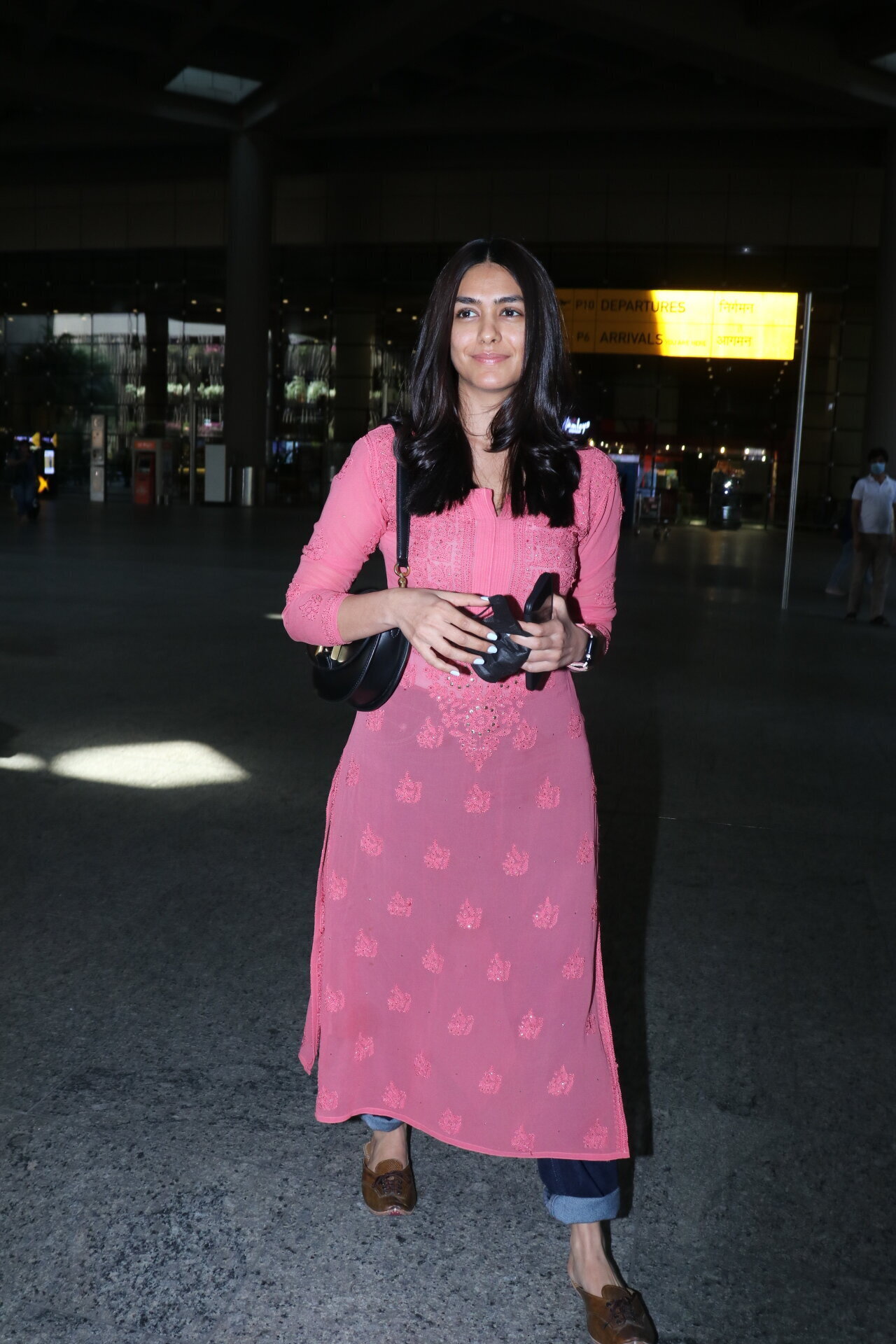 Mrunal Thakur - Photos: Celebs Spotted At Airport | Picture 1866419