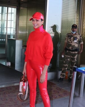 Deepika Padukone - Photos: Celebs Spotted At Airport | Picture 1866402