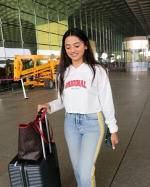 Helly Shah - Photos: Celebs Spotted At Airport | Picture 1866495