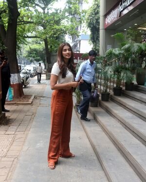 Pooja Hegde - Photos: Celebs Spotted At Bandra | Picture 1866577