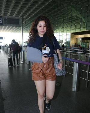 Himani Bhatia - Photos: Celebs Spotted At Airport | Picture 1866909