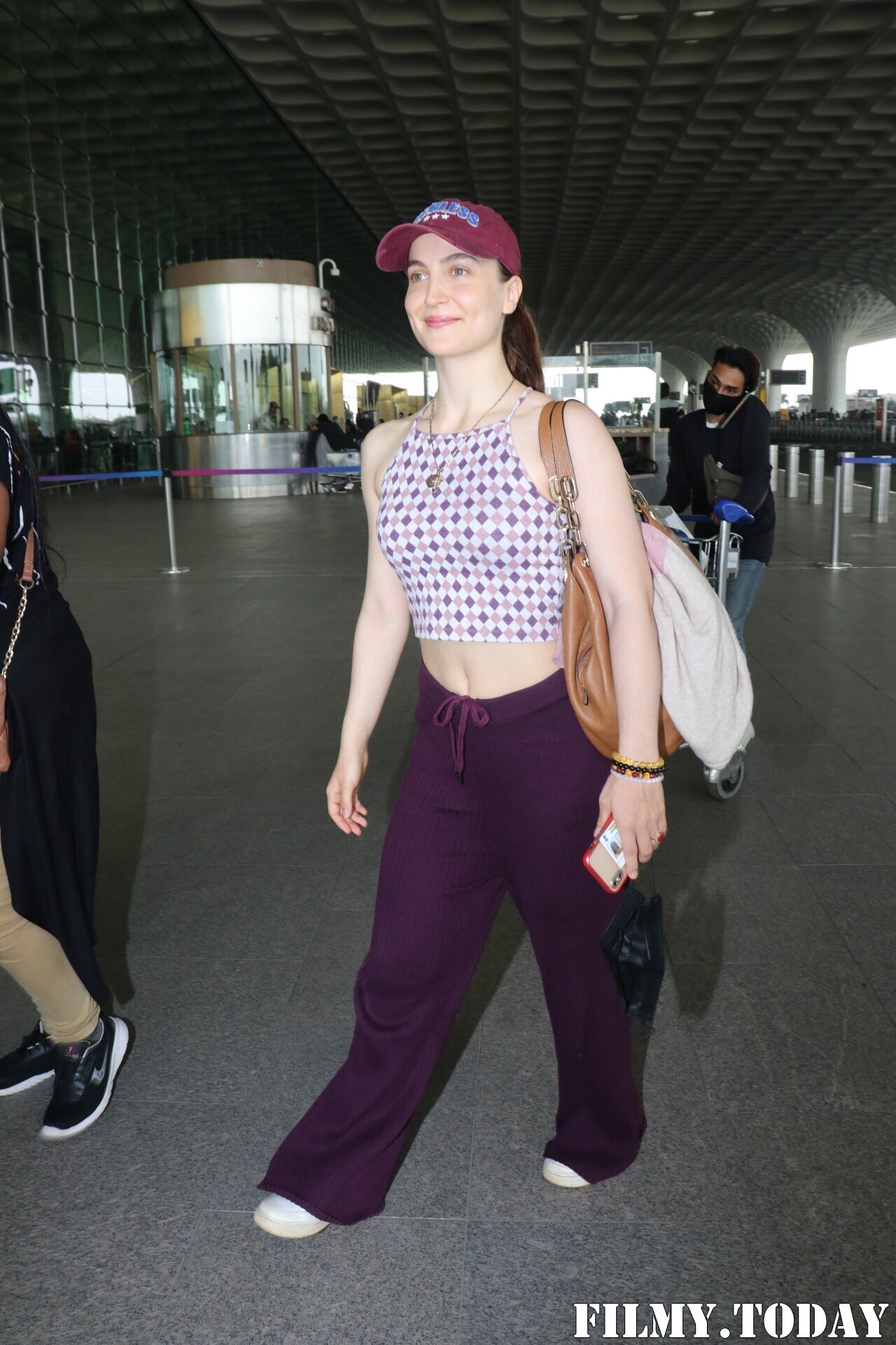Elli Avram - Photos: Celebs Spotted At Airport | Picture 1867111