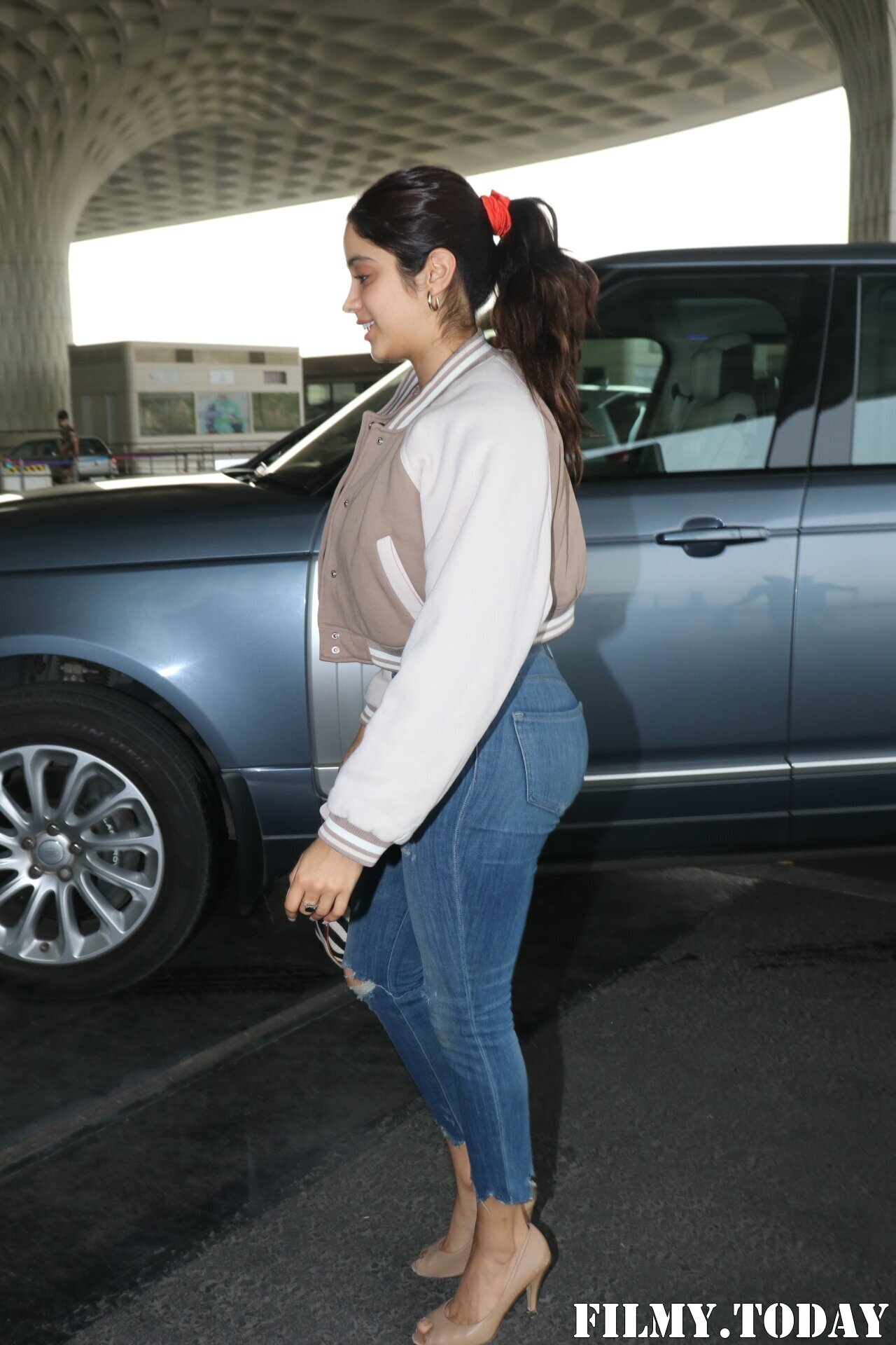 Janhvi Kapoor - Photos: Celebs Spotted At Airport | Picture 1867138