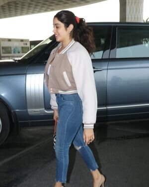 Janhvi Kapoor - Photos: Celebs Spotted At Airport | Picture 1867137
