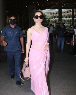Kangana Ranaut - Photos: Celebs Spotted At Airport | Picture 1867133