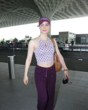 Elli Avram - Photos: Celebs Spotted At Airport | Picture 1867108