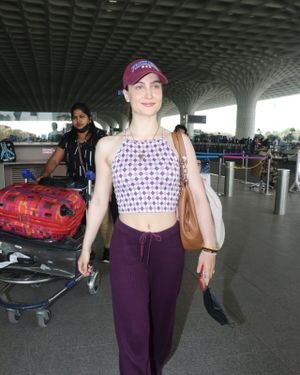 Elli Avram - Photos: Celebs Spotted At Airport | Picture 1867110