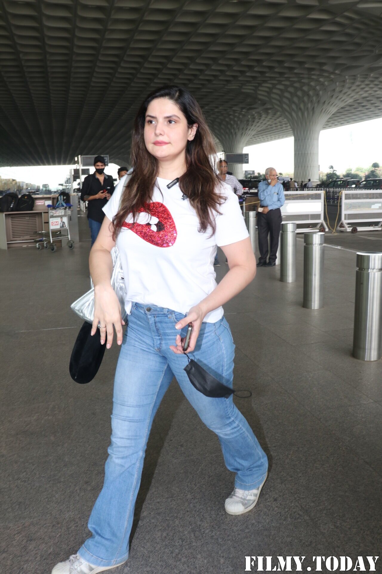 Zarine Khan - Photos: Celebs Spotted At Airport | Picture 1867159