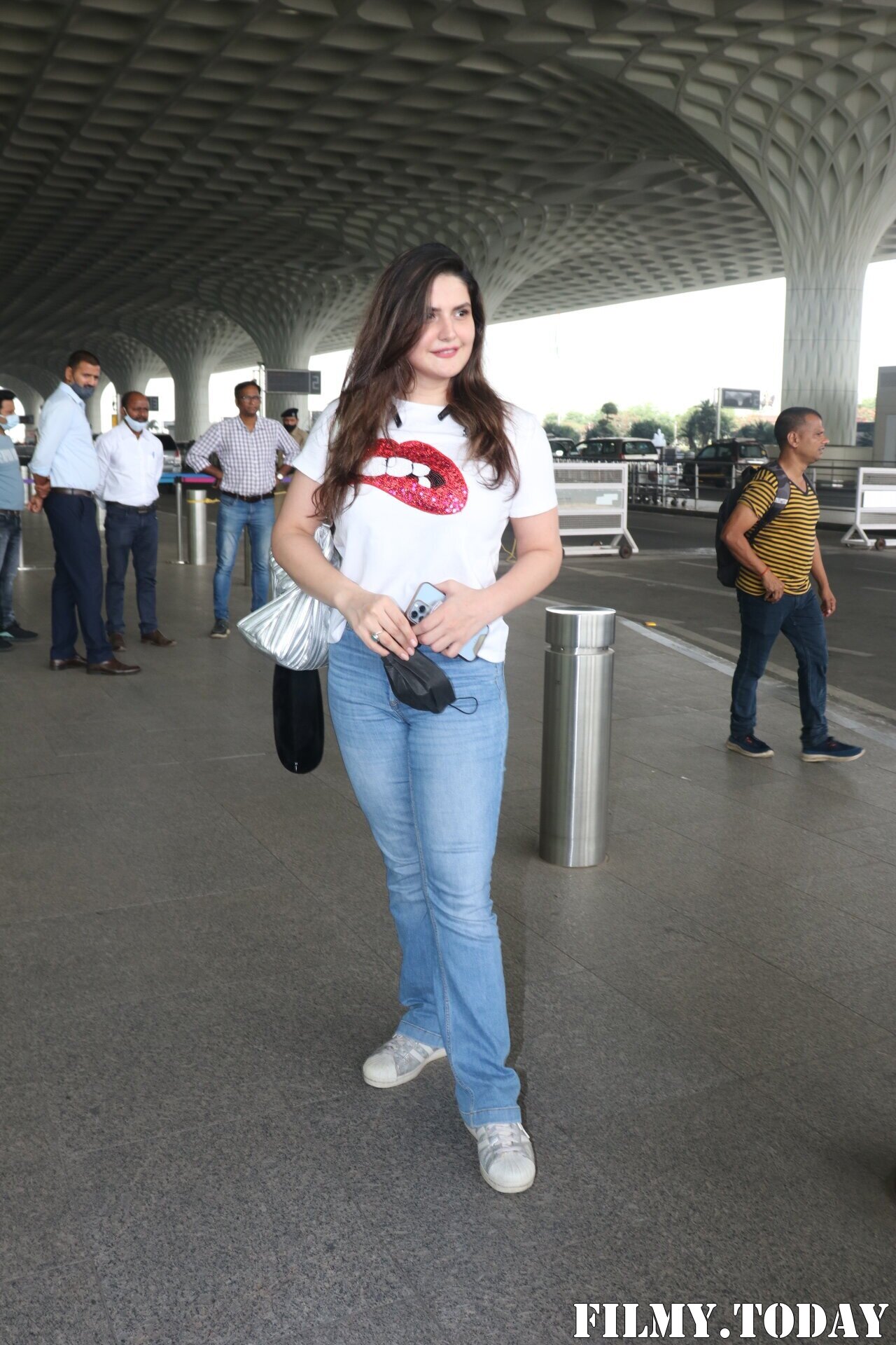 Zarine Khan - Photos: Celebs Spotted At Airport | Picture 1867154