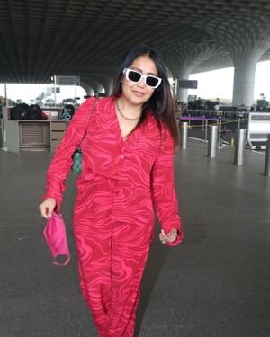 Neha Kakkar - Photos: Celebs Spotted At Airport