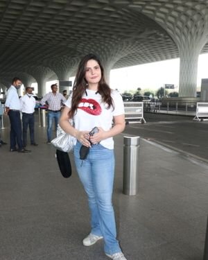 Zarine Khan - Photos: Celebs Spotted At Airport | Picture 1867153
