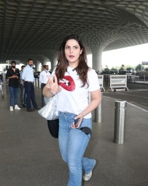 Zarine Khan - Photos: Celebs Spotted At Airport | Picture 1867157