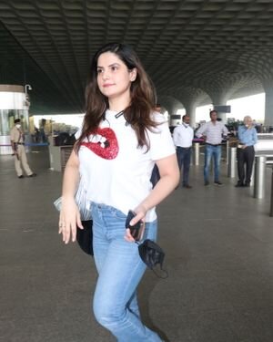 Zarine Khan - Photos: Celebs Spotted At Airport | Picture 1867158