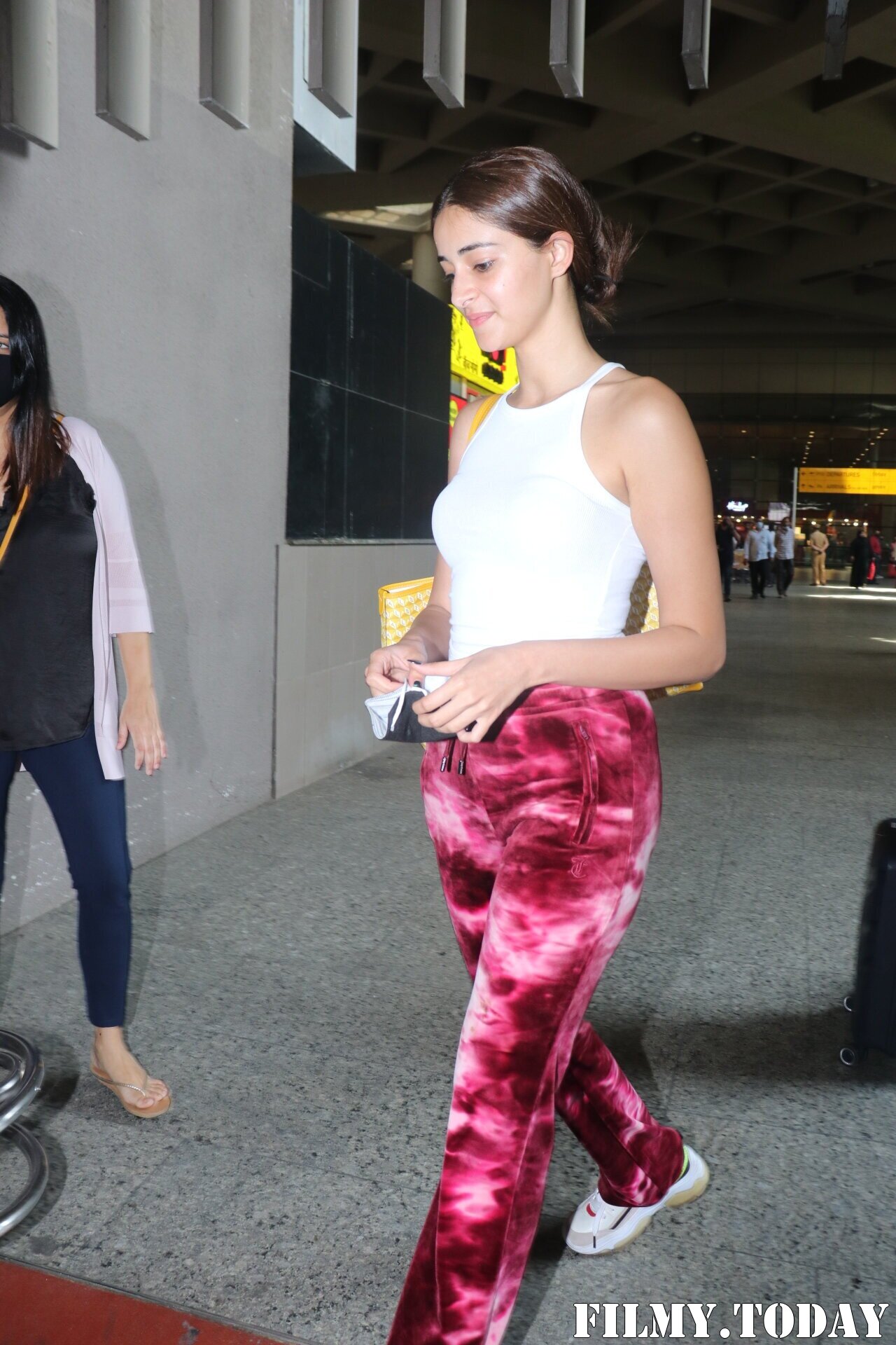 Ananya Panday - Photos: Celebs Spotted At Airport | Picture 1867206
