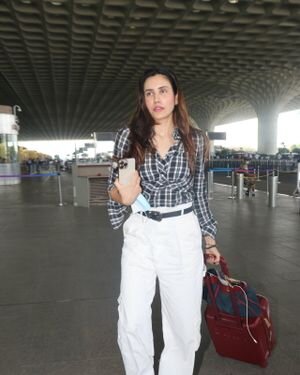 Sonnalli Seygall - Photos: Celebs Spotted At Airport | Picture 1867257