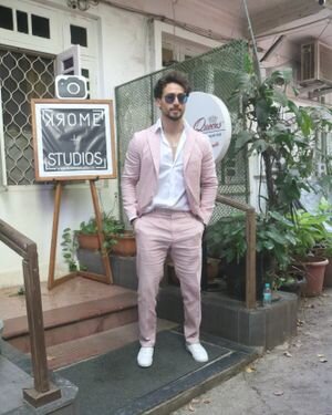 Tiger Shroff - Photos: Celebs Spotted At Bandra | Picture 1867247