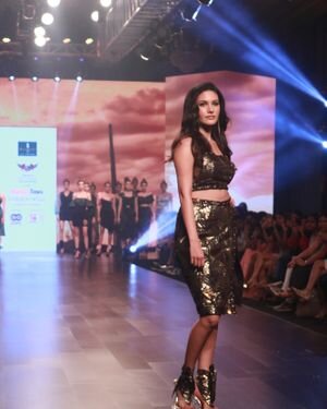 Photos: Amyra Dastur On Ramp At Bombay Times Fashion Week | Picture 1867733