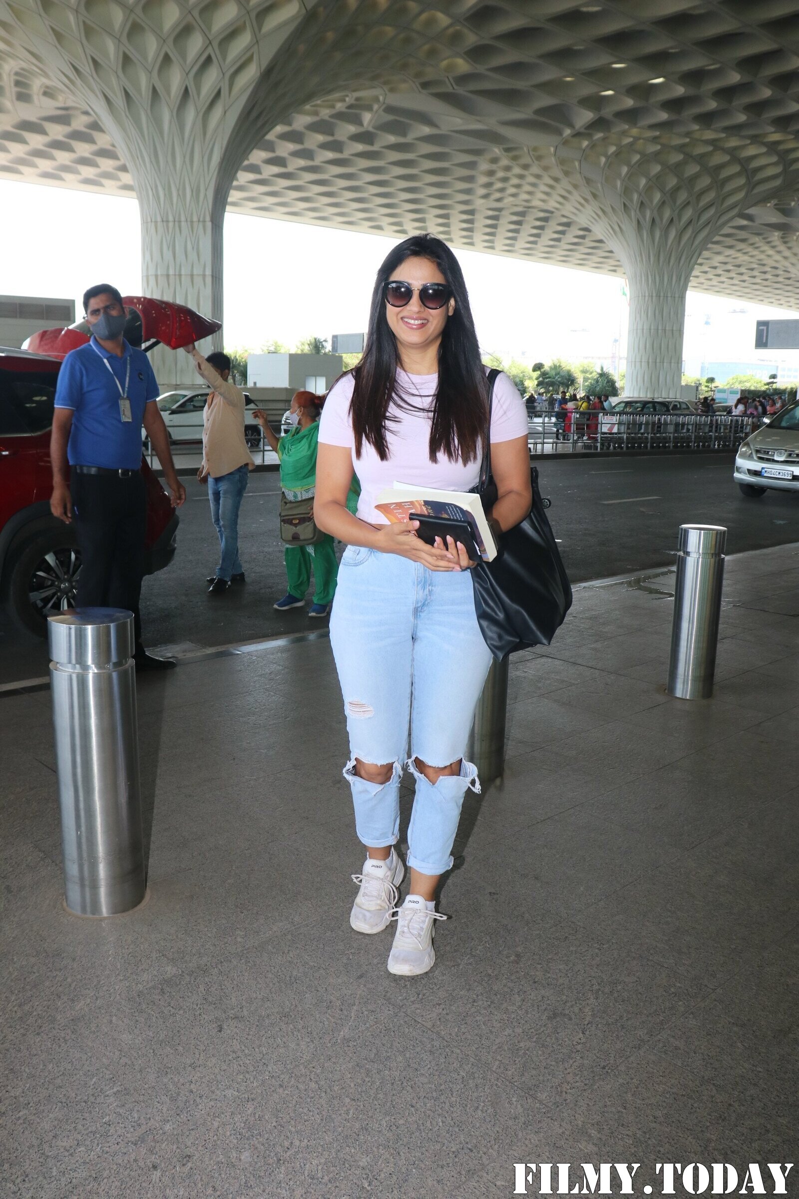 Shweta Tiwari - Photos: Celebs Spotted At Airport | Picture 1867748