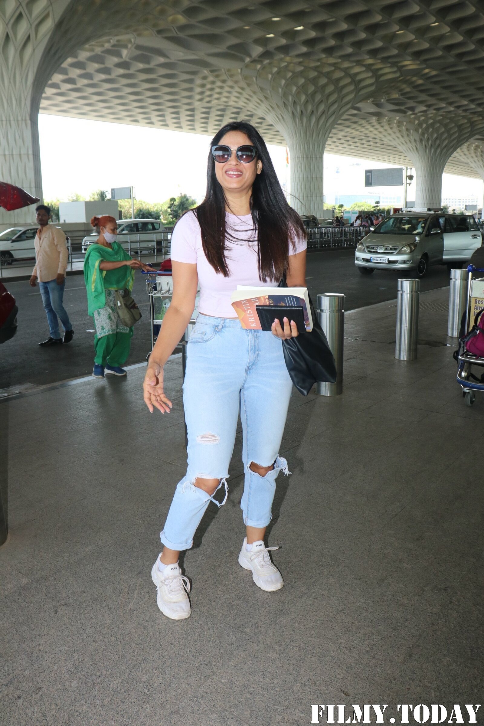 Shweta Tiwari - Photos: Celebs Spotted At Airport | Picture 1867749