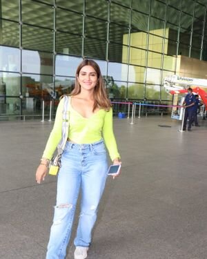 Pranutan Bahl - Photos: Celebs Spotted At Airport | Picture 1867727