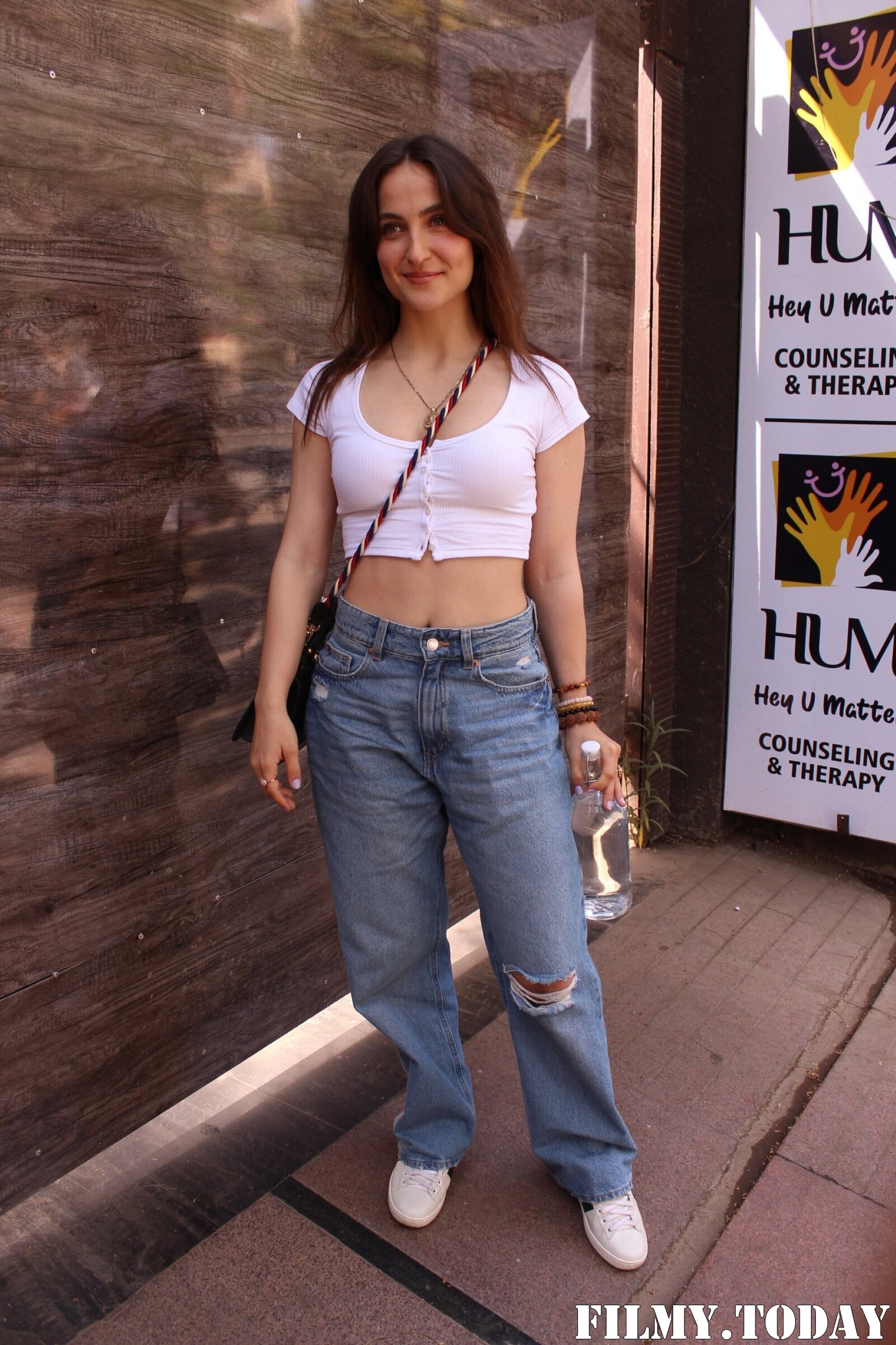 Elli Avram - Photos: Celebs Spotted At Juhu | Picture 1867693