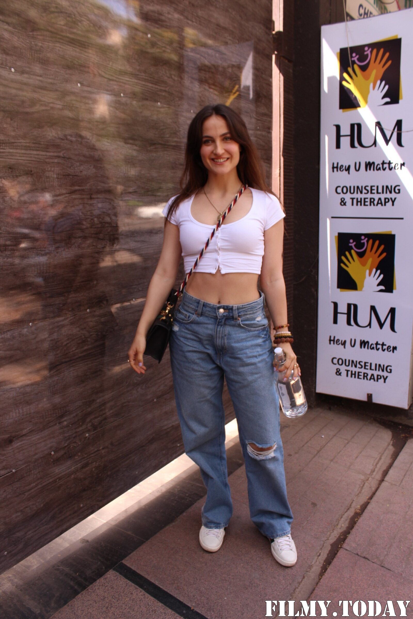 Elli Avram - Photos: Celebs Spotted At Juhu | Picture 1867681