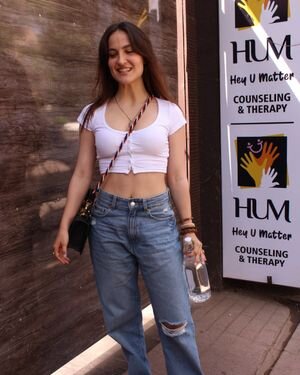 Elli Avram - Photos: Celebs Spotted At Juhu | Picture 1867686