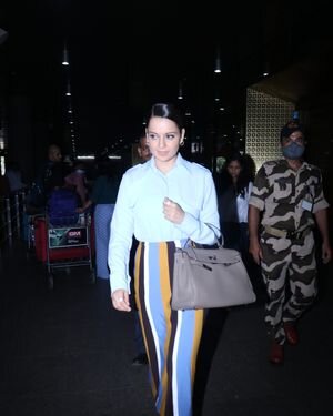 Kangana Ranaut - Photos: Celebs Spotted At Airport | Picture 1867770