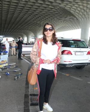 Isha Koppikar - Photos: Celebs Spotted At Airport