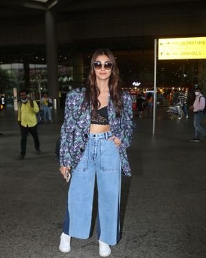 Pooja Hegde - Photos: Celebs Spotted At Airport | Picture 1867892