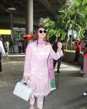 Divyanka Tripathi - Photos: Celebs Spotted At Airport | Picture 1867871