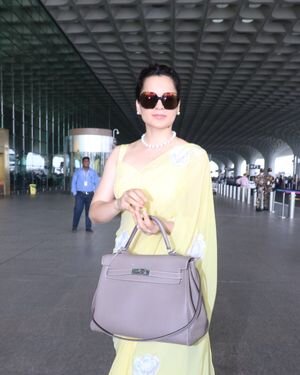 Kangana Ranaut - Photos: Celebs Spotted At Airport | Picture 1867884