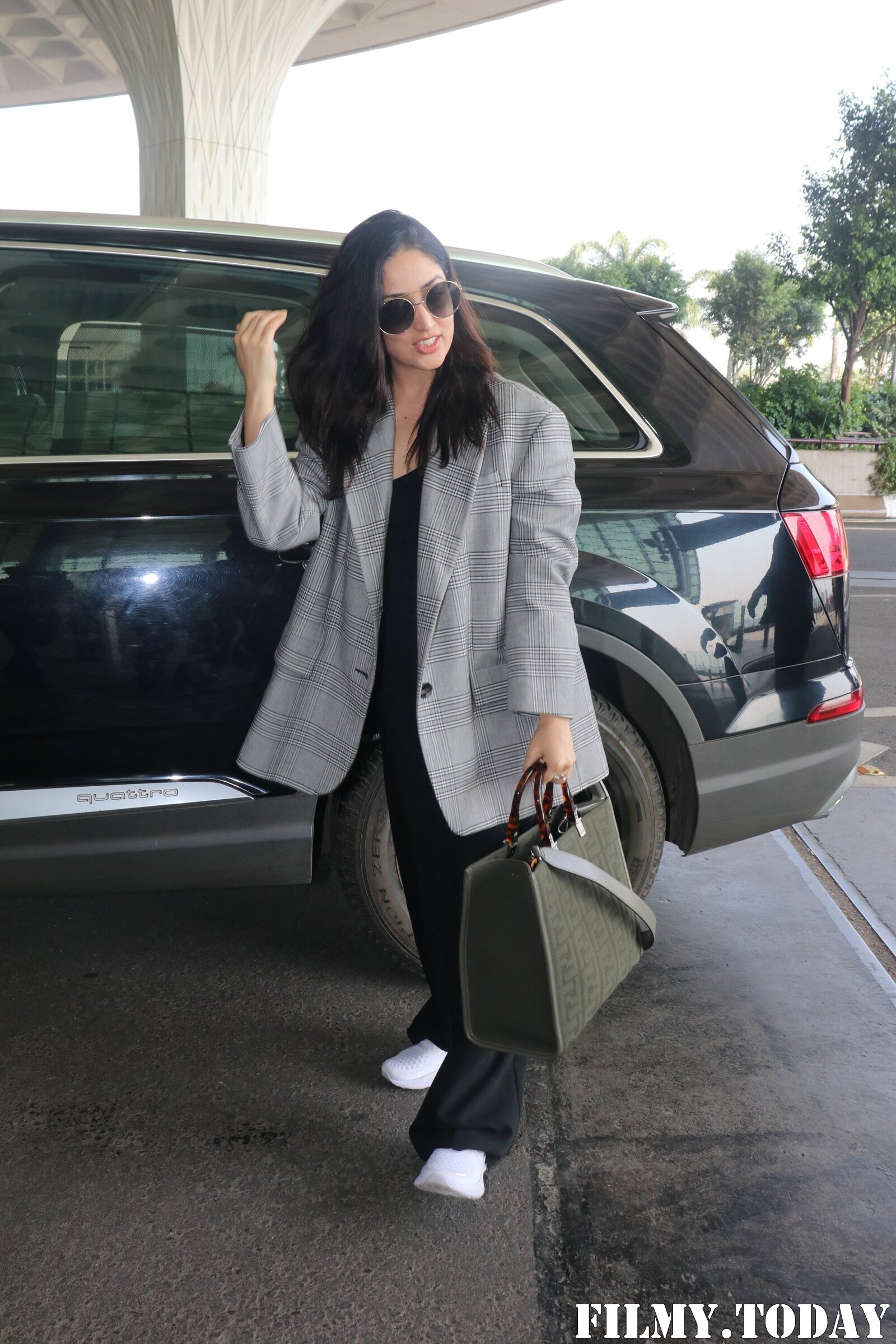 Yami Gautam - Photos: Celebs Spotted At Airport | Picture 1903122