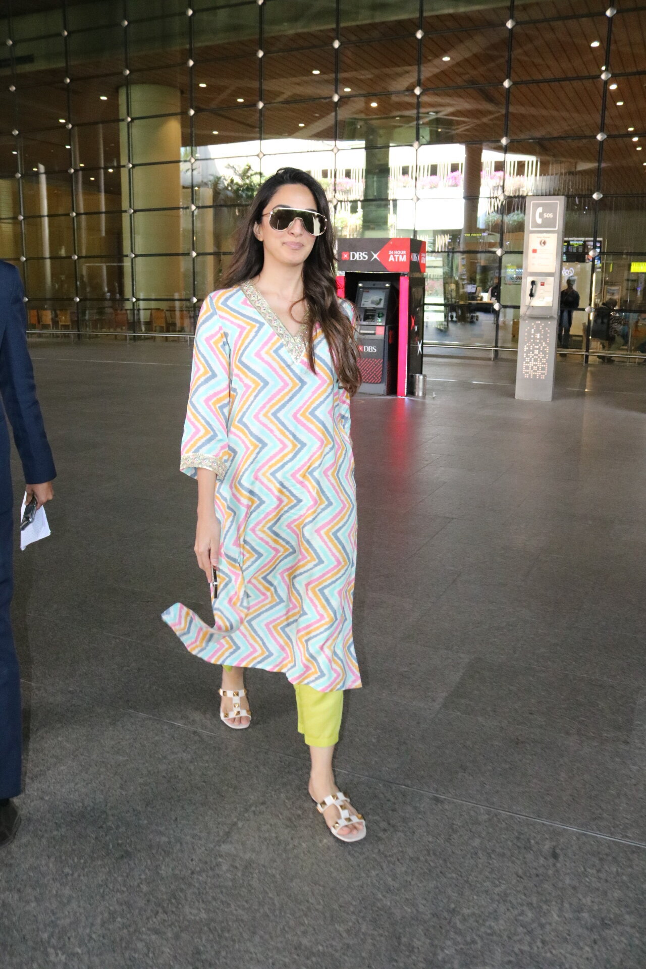 Kiara Advani - Photos: Celebs Spotted At Airport | Picture 1903045