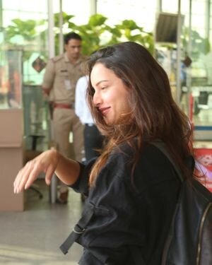 Tripti Dimri - Photos: Celebs Spotted At Airport | Picture 1903042