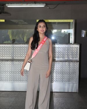 Tejasswi Prakash - Photos: Celebs Spotted At Airport | Picture 1903069